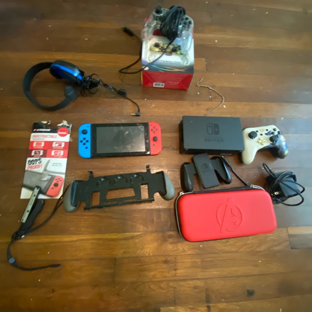 Nintendo switch (used but is in good condition)